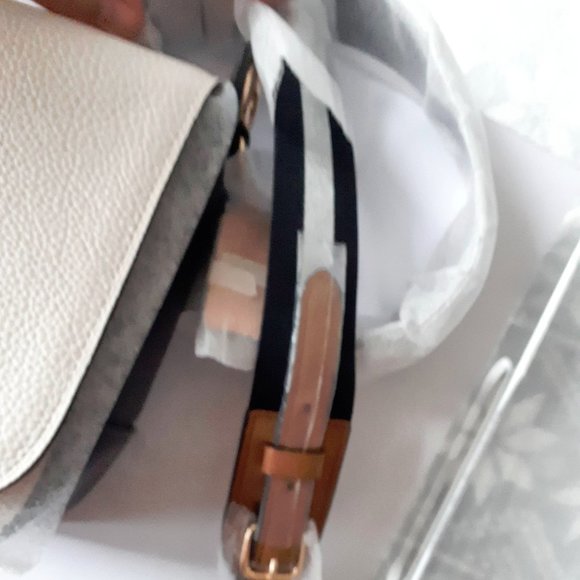 *S* NWT Coach Marvel leather black & cream handbag - Picture 8 of 8